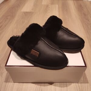 Australia Luxe Collective Closed Shearling Slippers NWOT